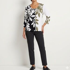 Women’s Black and White Split Leaf-Print Long Sleeve Tee by Alfred Dunner